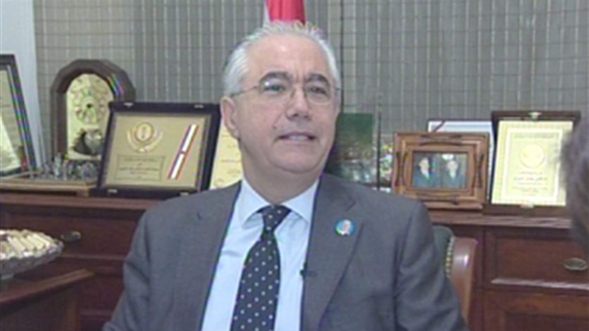 REPORT: Between the hammer and the anvil: Parliament boycott VS gvt survival 