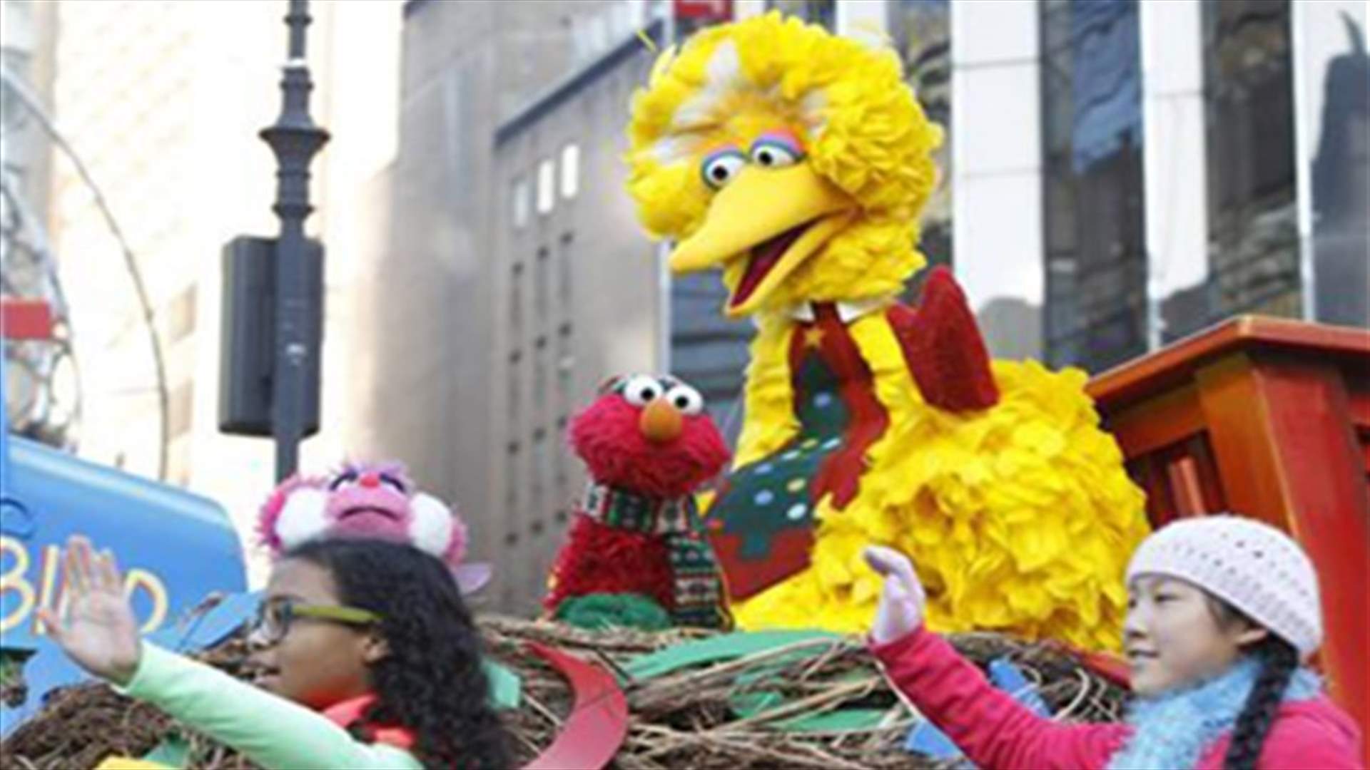 Thanksgiving Day marked in US with parades, feasts in wake of Sandy  