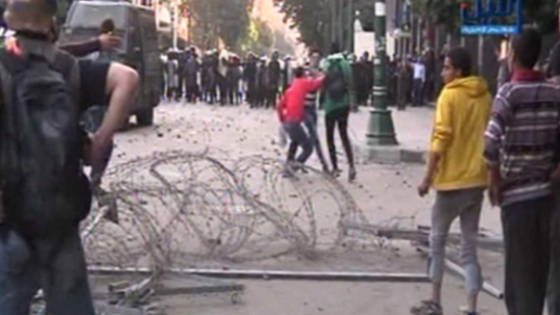 Egypt's ElBaradei demands Morsi rescinds "dictatorial" decree