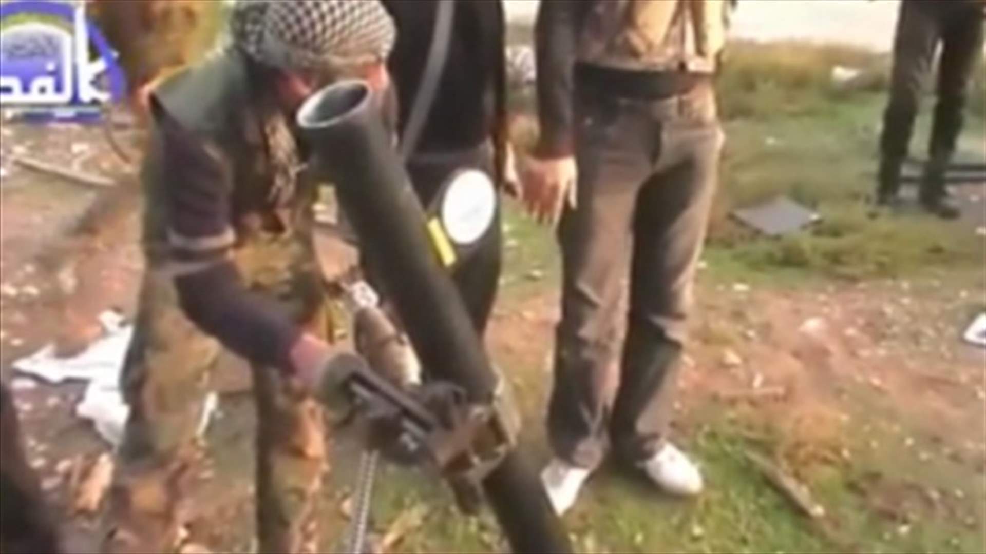 Clashes continue on Damascus airport road, refugees shot while fleeing to Jordan