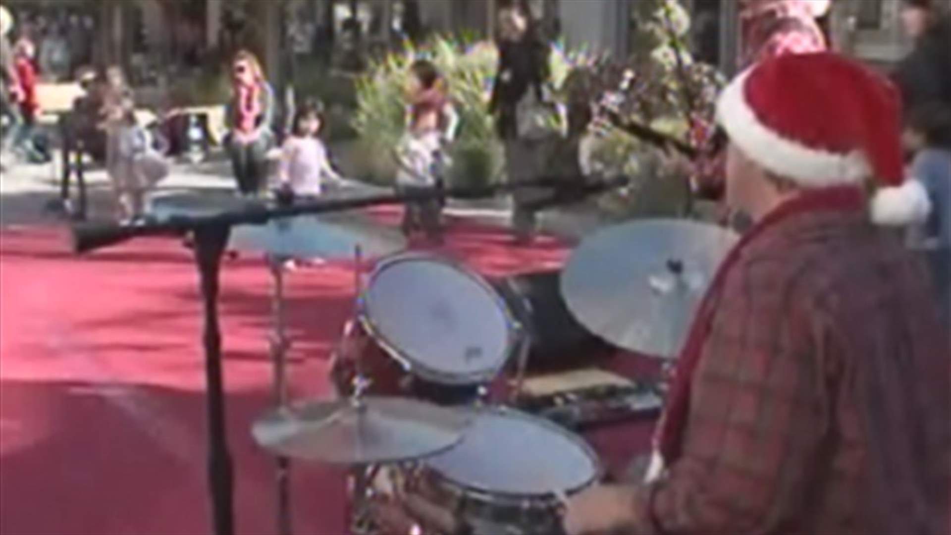 REPORT: Christmas atmosphere prevails in Las Vegas
