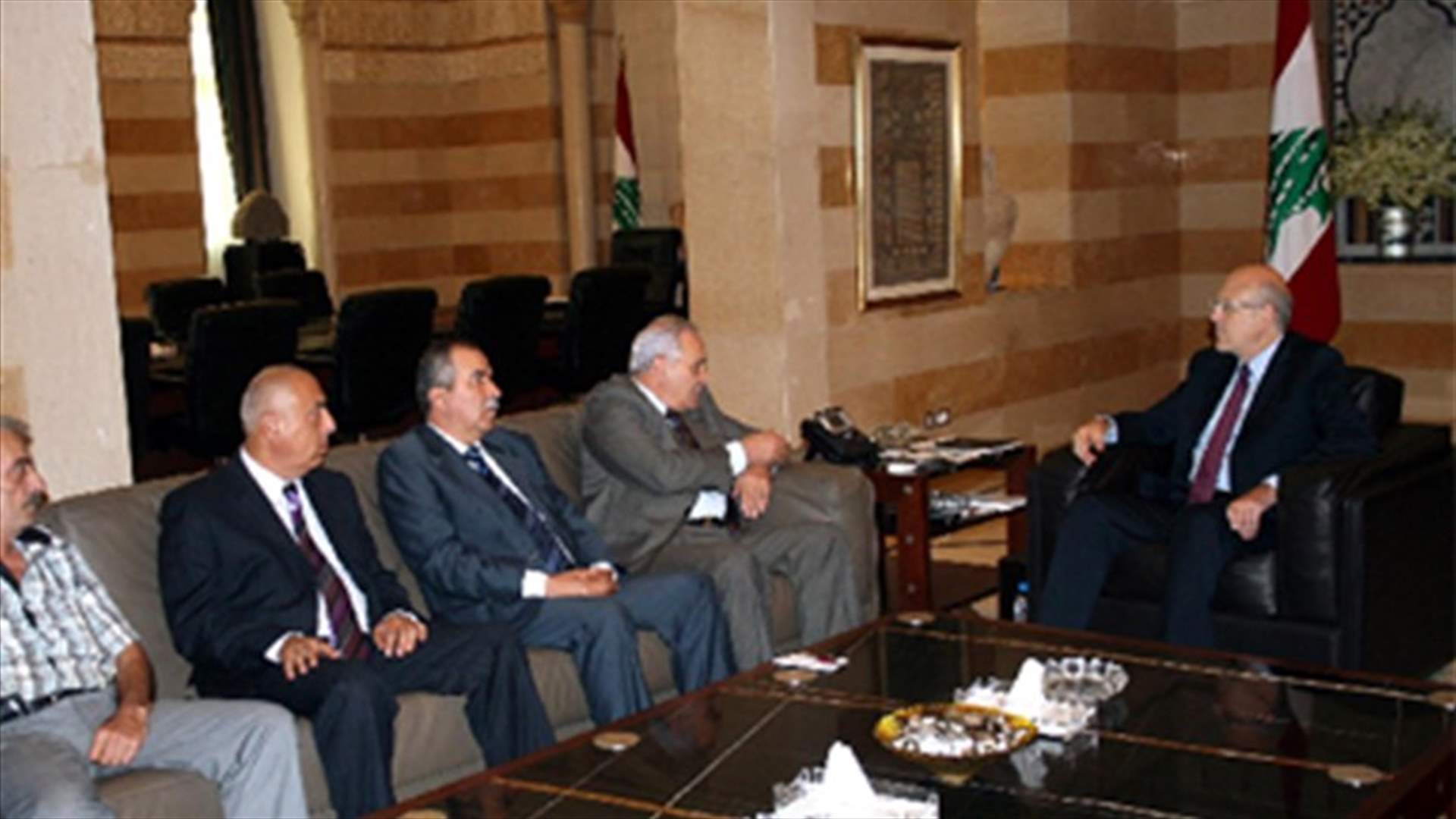 Mikati meets Ghosn 