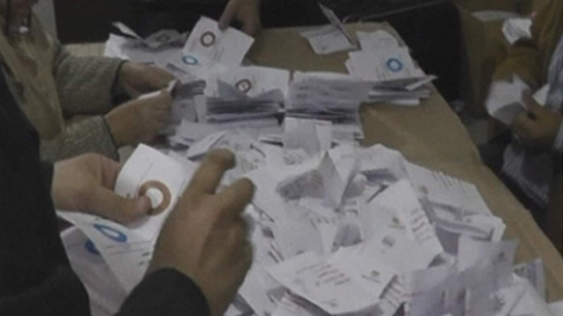 REPORT: Ongoing debate over results of referendum on ‘Morsi’s draft constitution’