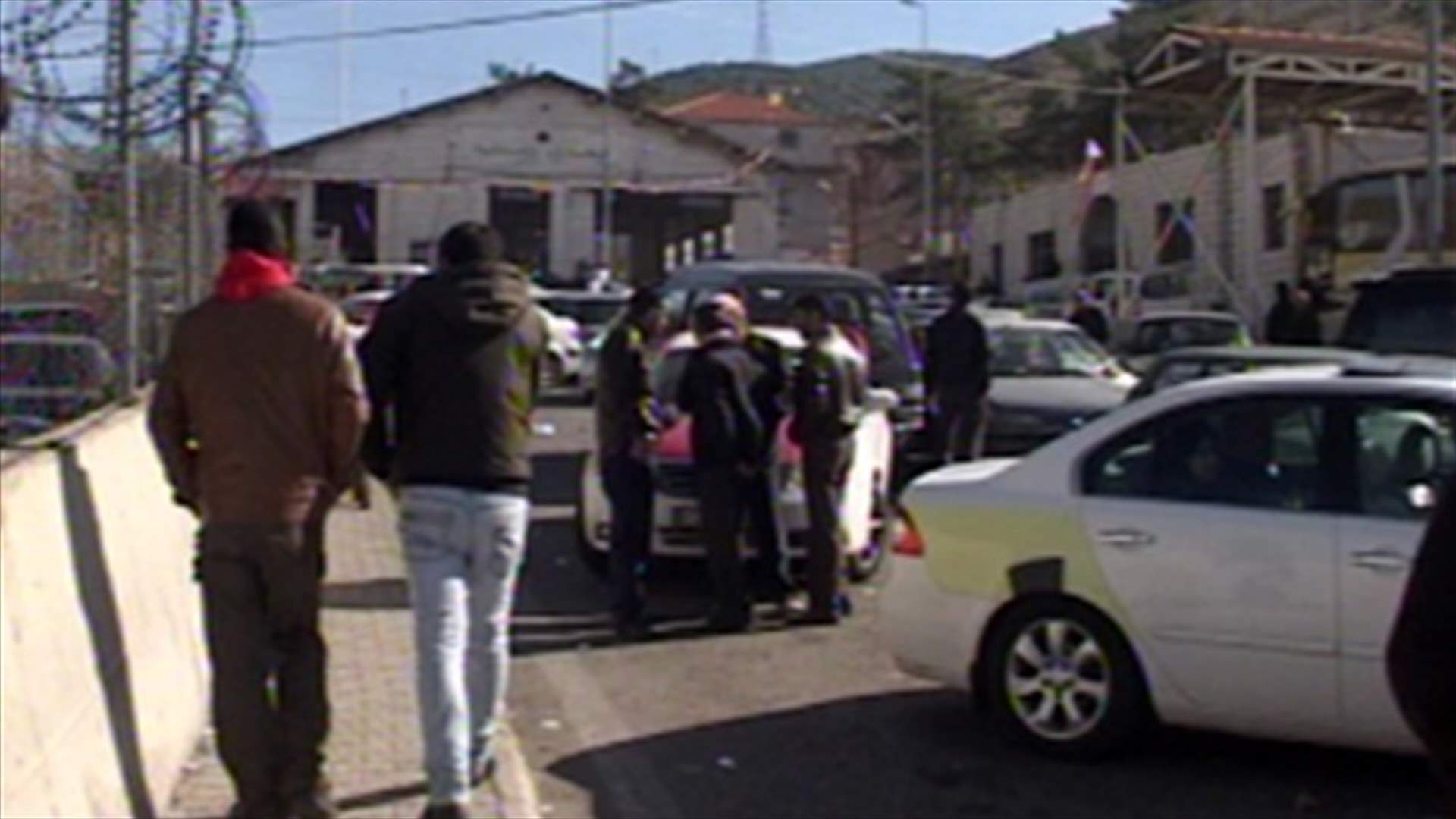 REPORT: Palestinian refugees flee Yarmouk camp in Syria, enter Lebanon 