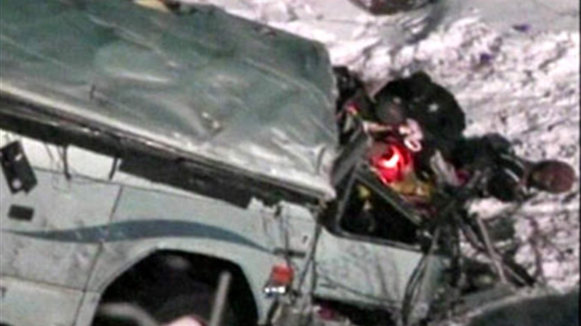 9 killed in tour bus crash along Oregon highway