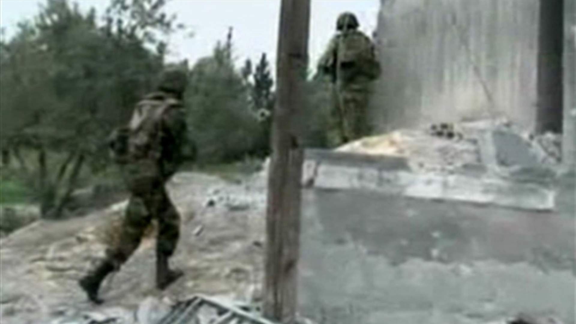 Fighting rages around Syrian military air base, Slovenia recognizes opposition coalition 