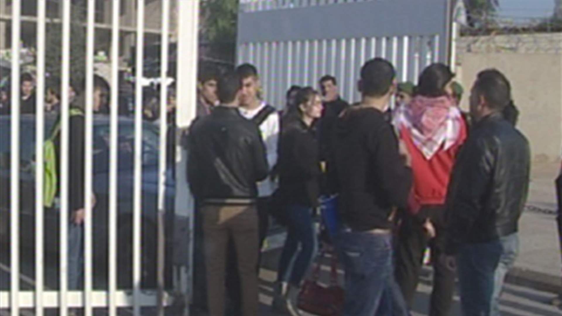 Lebanese University's contract teachers stage sit-in in Hadath