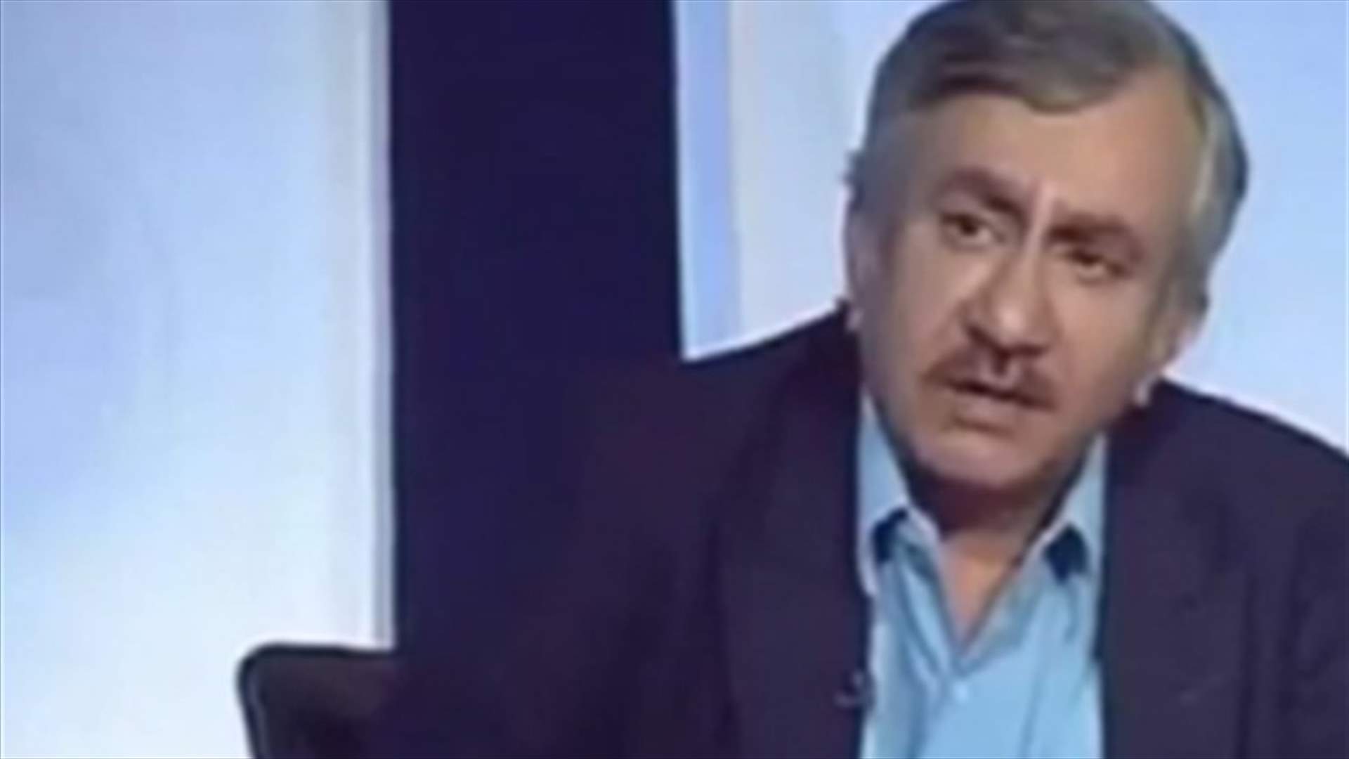 الكاتب السعودي تركي الحمد في السجن بسبب تغريداته