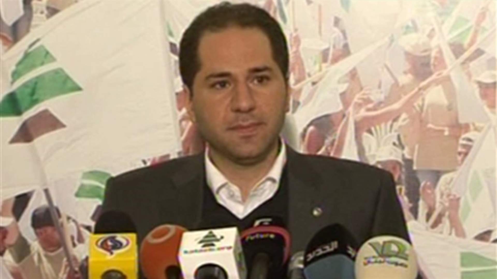الجميل يحذر :هناك آلاف النازحين غير المسجلين في المخيمات 