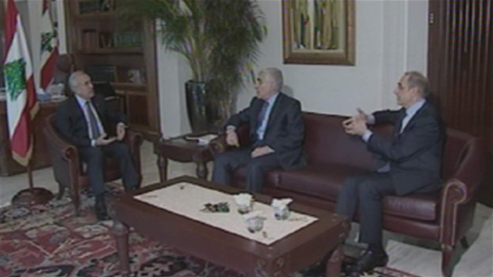 Sleiman meets with Former French Justice Minister, discusses electoral law with MPs