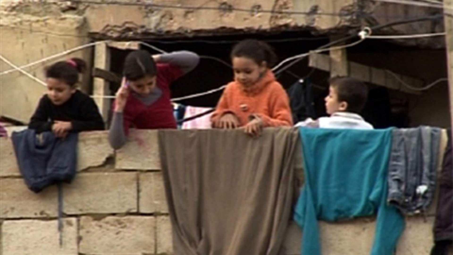 النازحون الفلسطينيون من سوريا: الكل يتبرع والكل يتبرأ