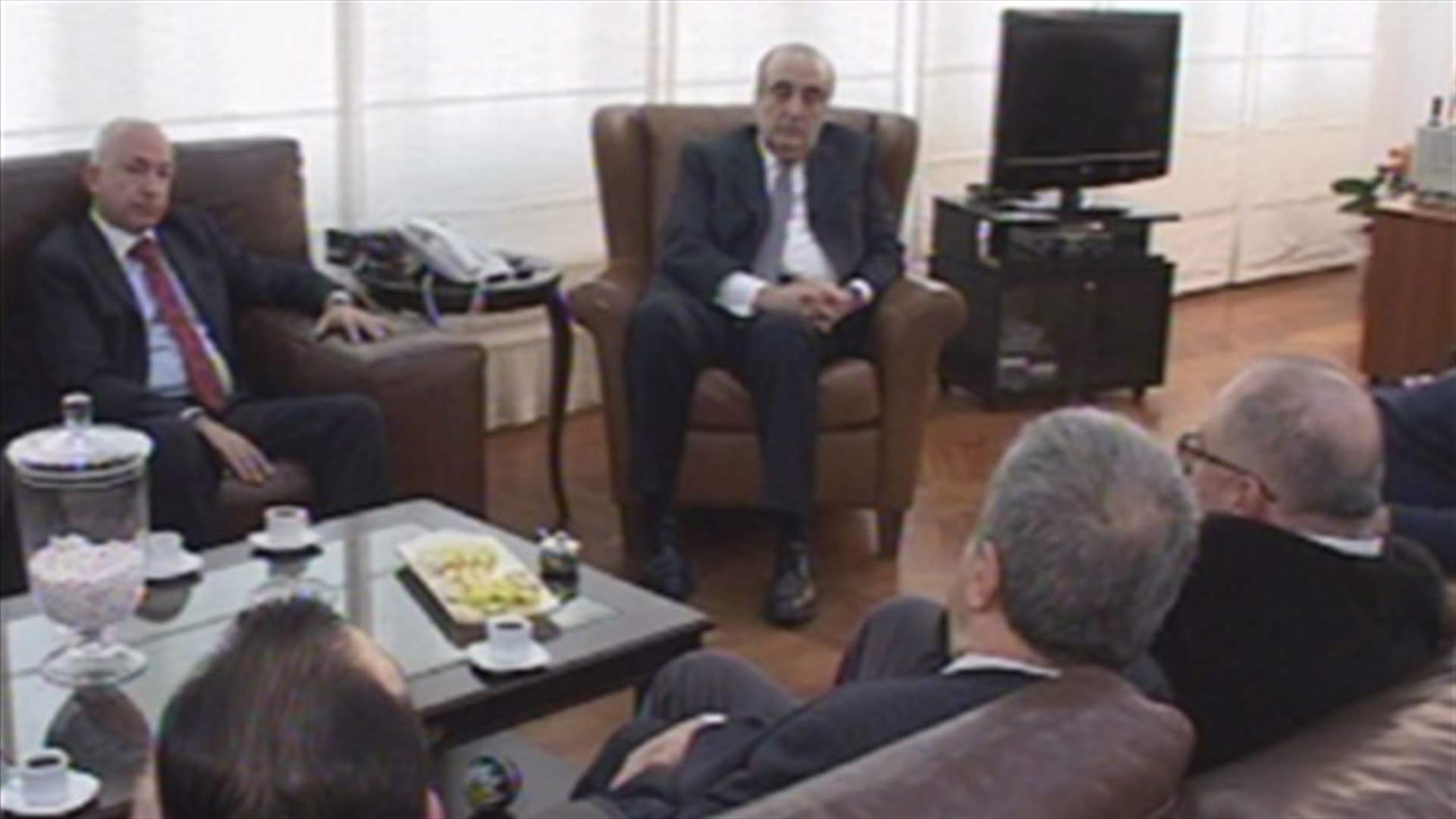 Abboud discusses project of building tunnel in Jal el-Dib