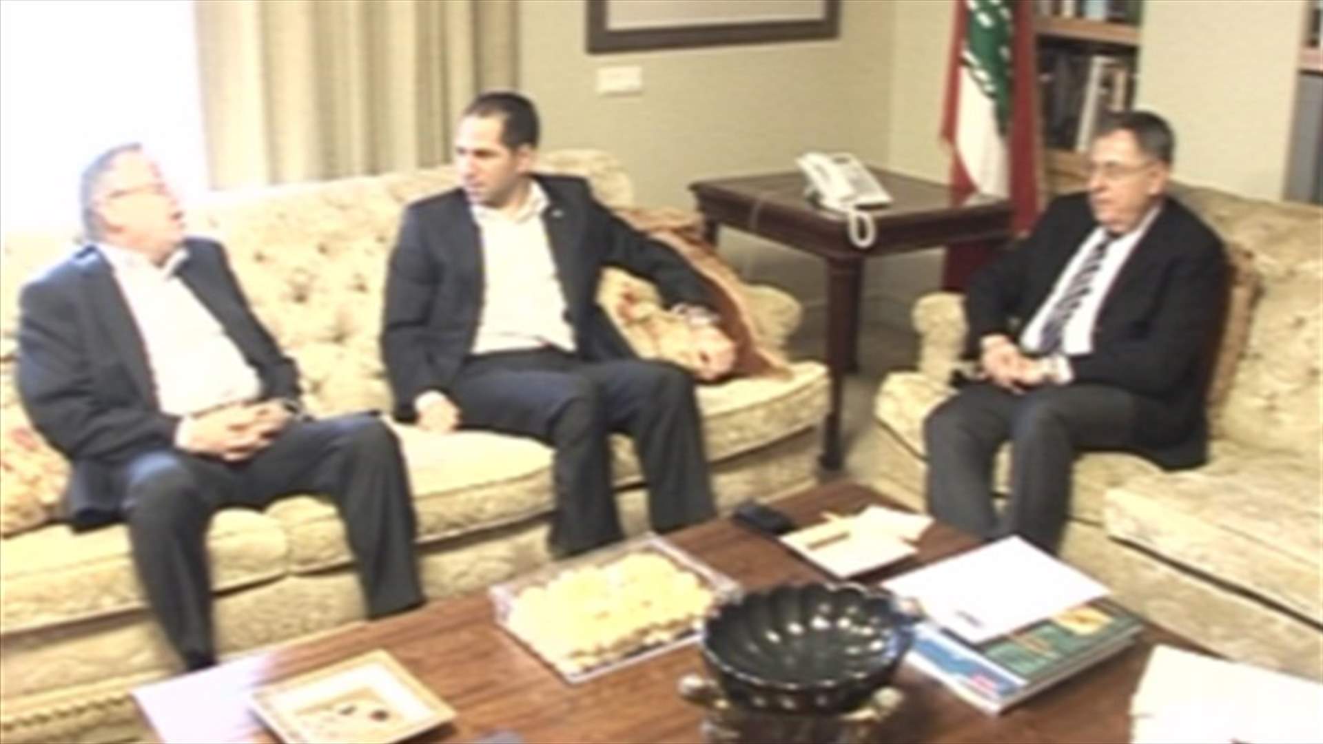 Siniora meets with MP Sami Gemayel