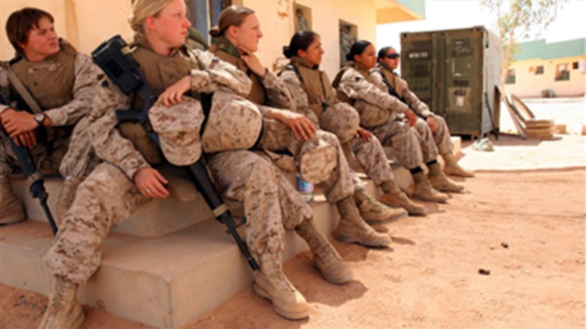 Pentagon lifts ban on women in combat