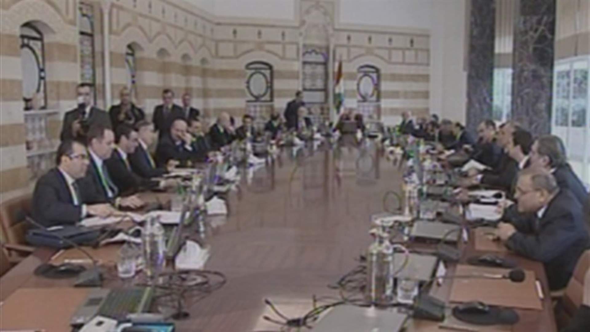Cabinet decides on telecommunication companies' contracts
