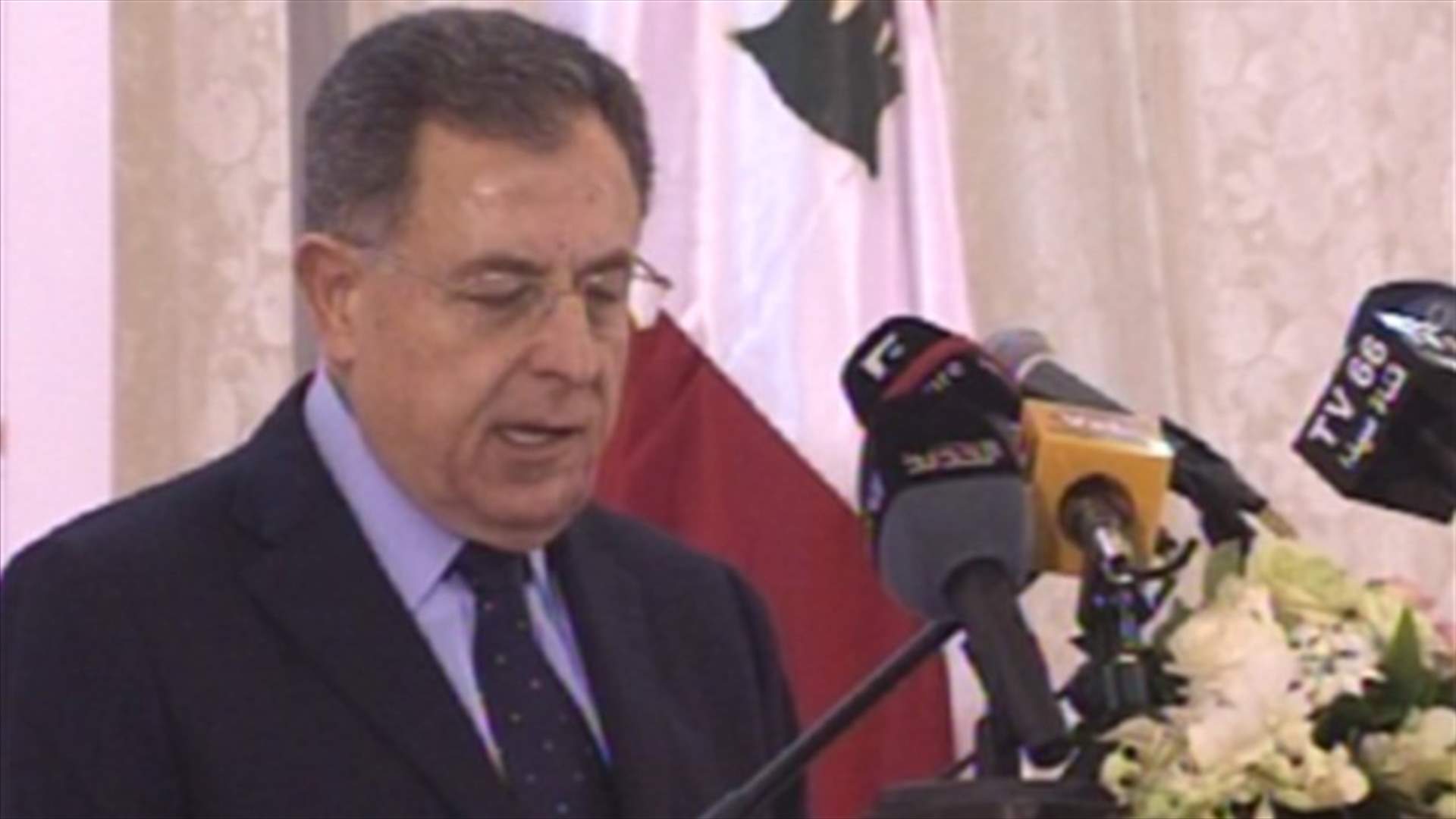 Siniora condemns Israeli attack on Syrian site