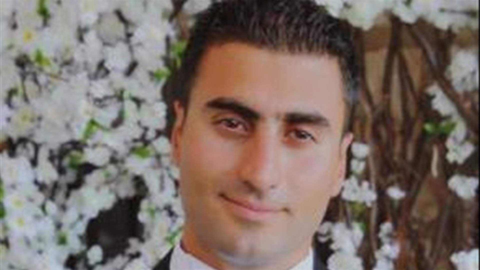 عريس اختار الشرف والتضحية والوفاء ايمانا مرقطا ببذته 