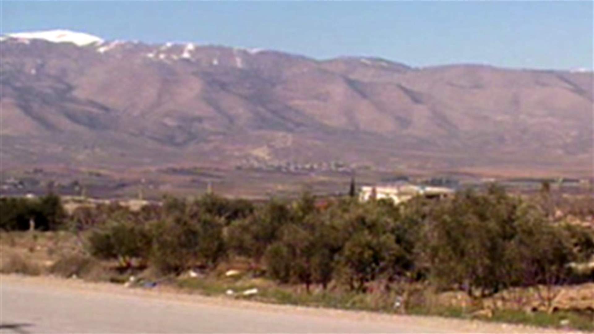 LAF members besiege the Arsal area, arrest wanted persons