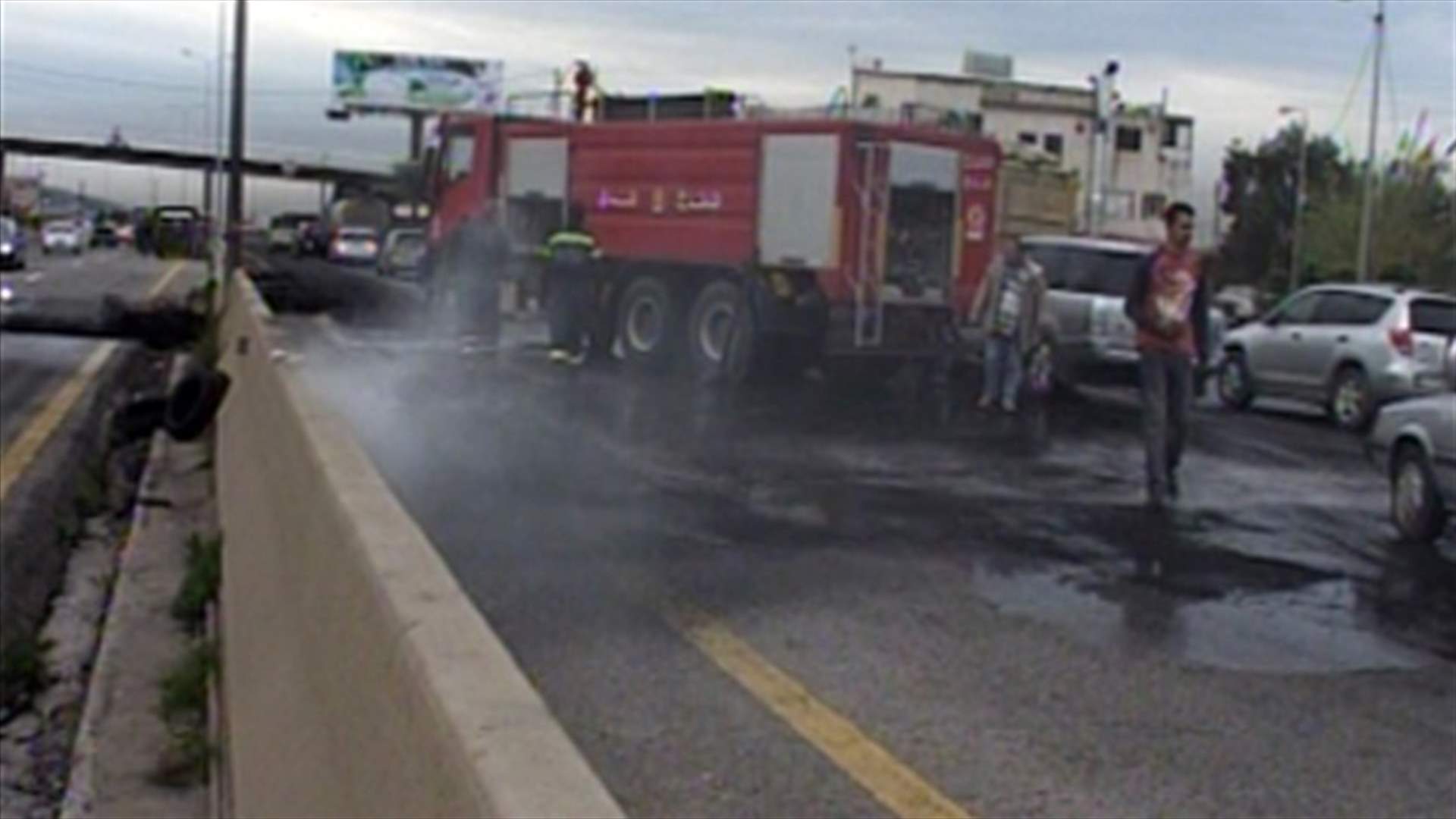LAF supporters cut-off various Lebanese roads