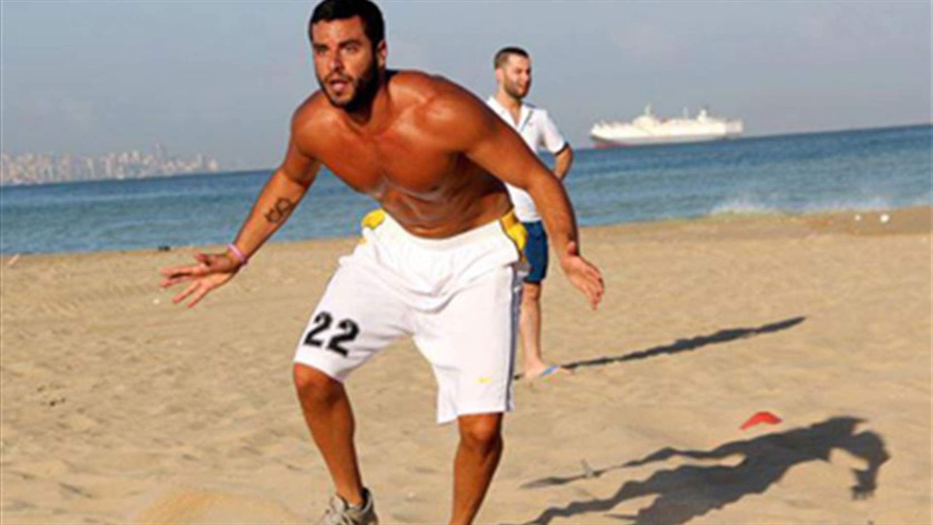لاعب كرة السلة روني أبو جودة في العناية الفائقة