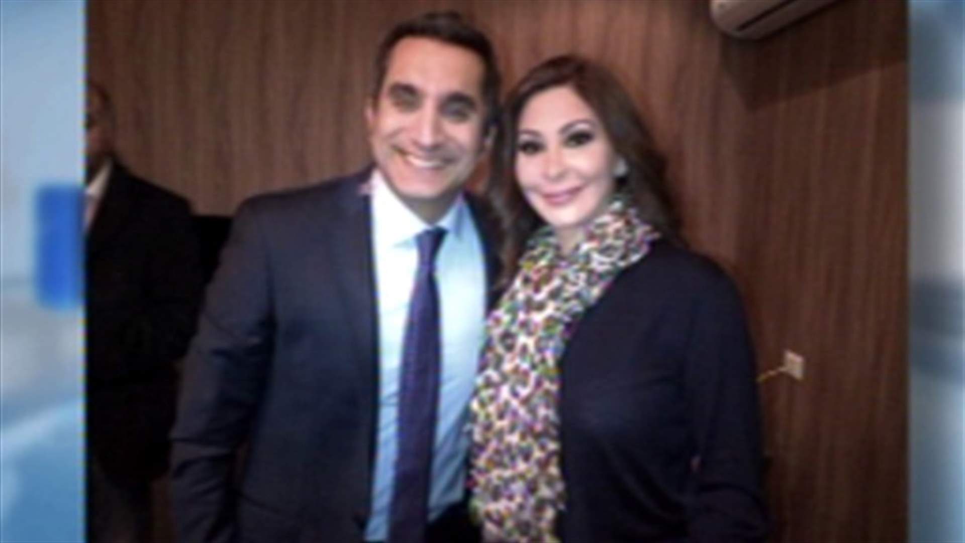 كيف صورت الفنانة ايليسا حلقتها مع باسم يوسف؟