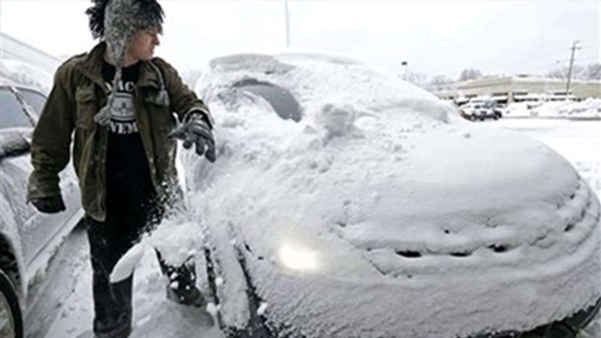 Blizzard blankets US Northeast, disrupting traffic and flights