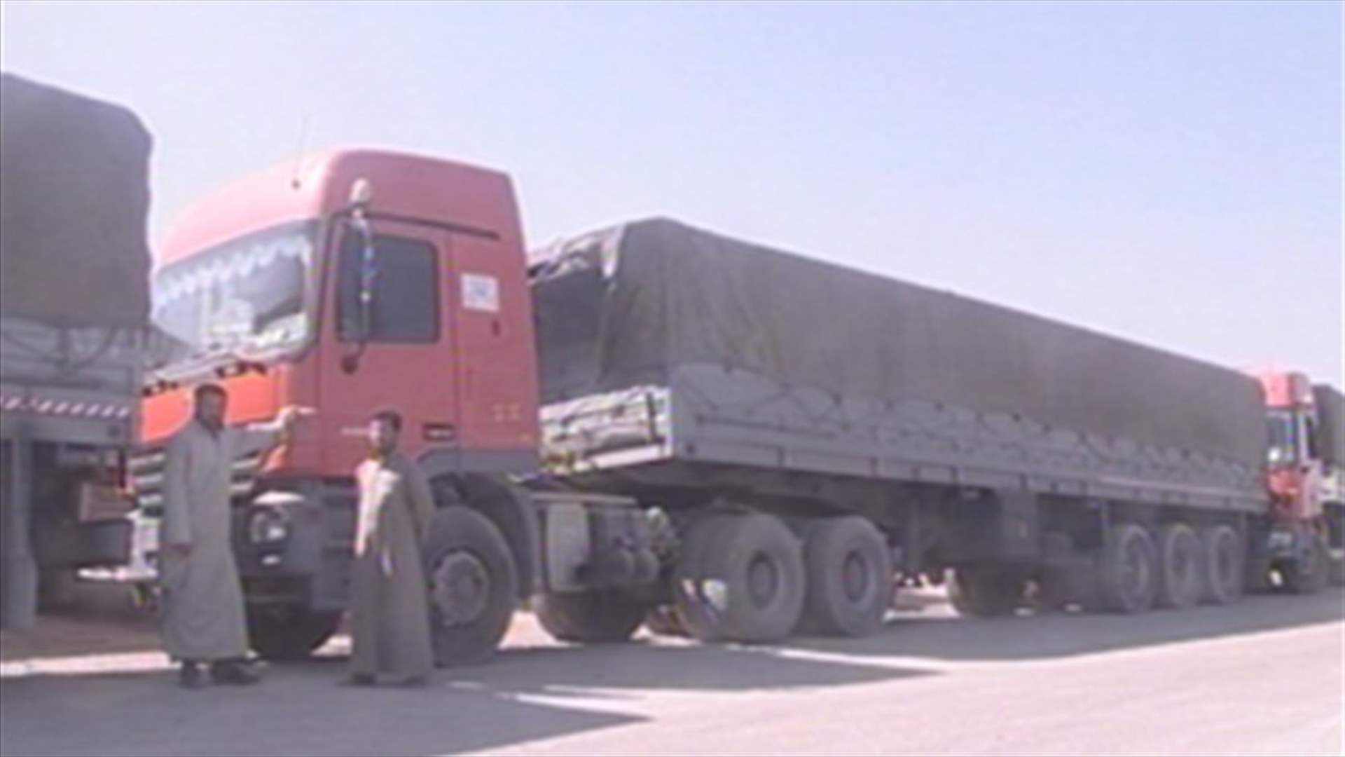 3km long traffic jam at Lebanese-Syrian border