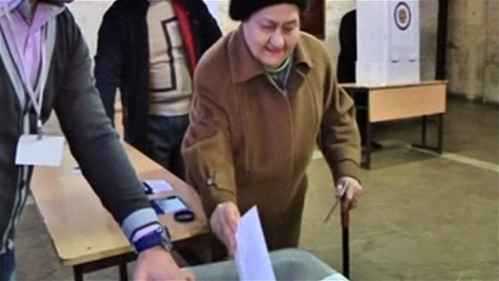 Armenians cast vote in Presidential elections