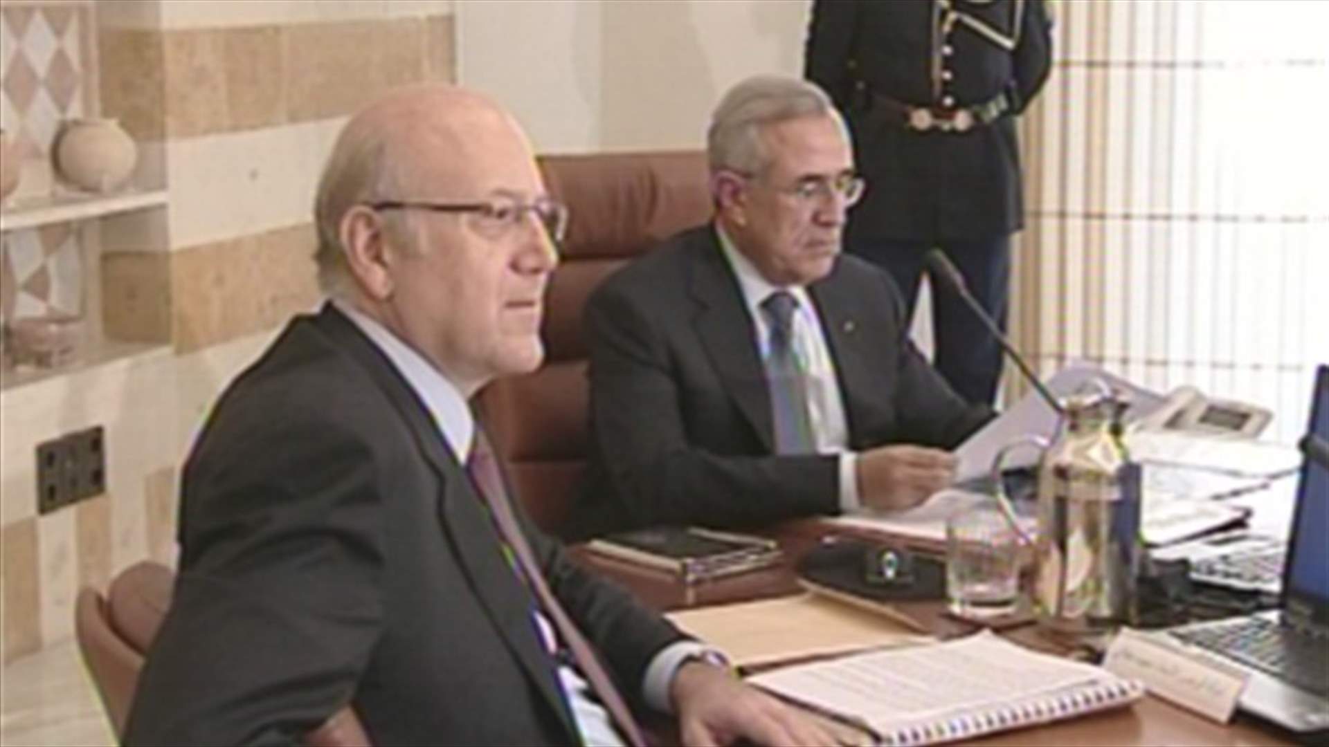 Cabinet holds session, Mikati-Sleiman meeting behind closed doors