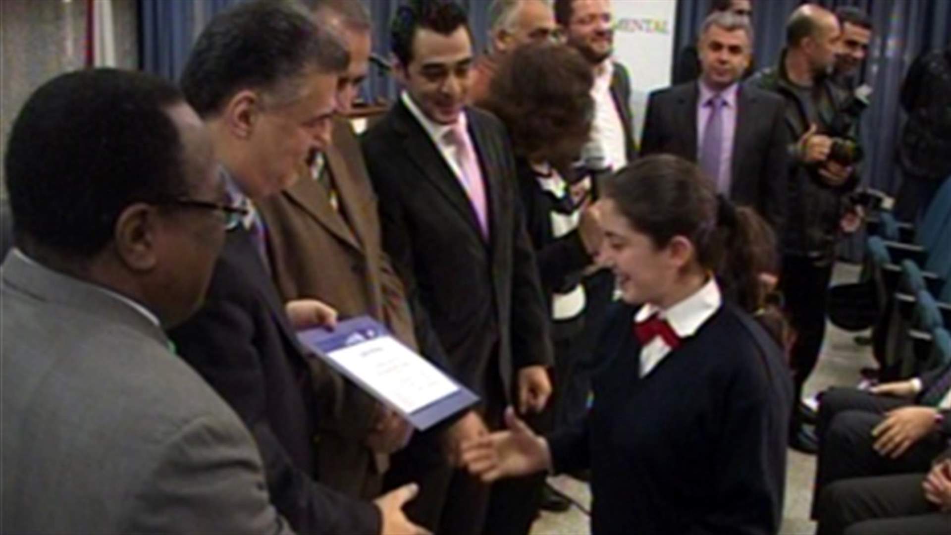 جائزة لافضل قصة عن مكافحة التدخين في لبنان 