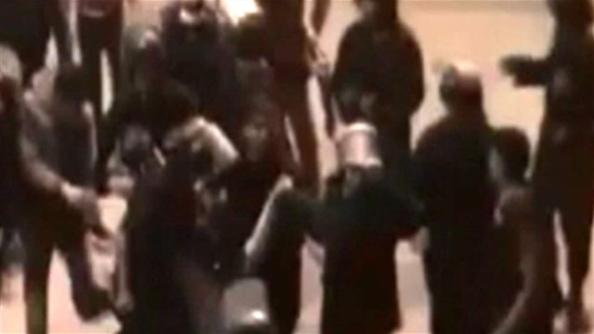 كيري يدعو لحلول وسط في مصر