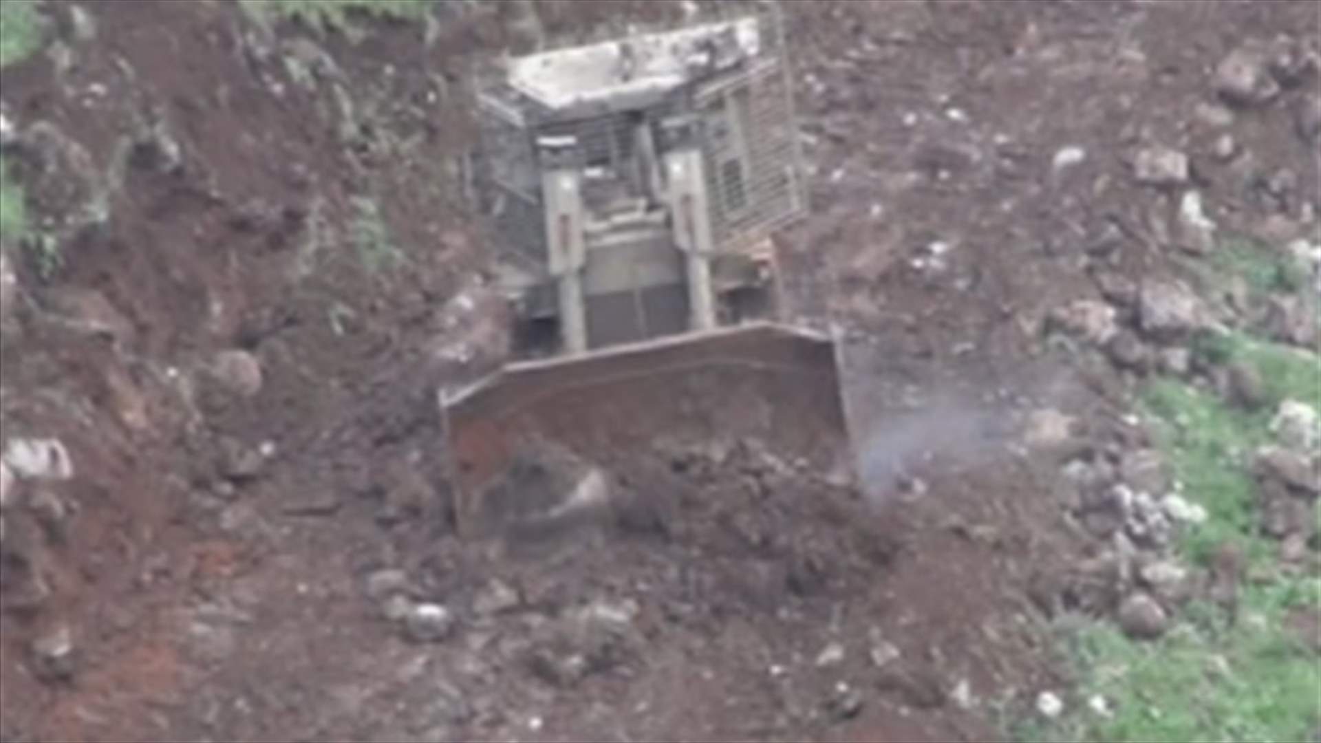 Israeli forces continue constructive works on the Eastern side of the Wazzani River