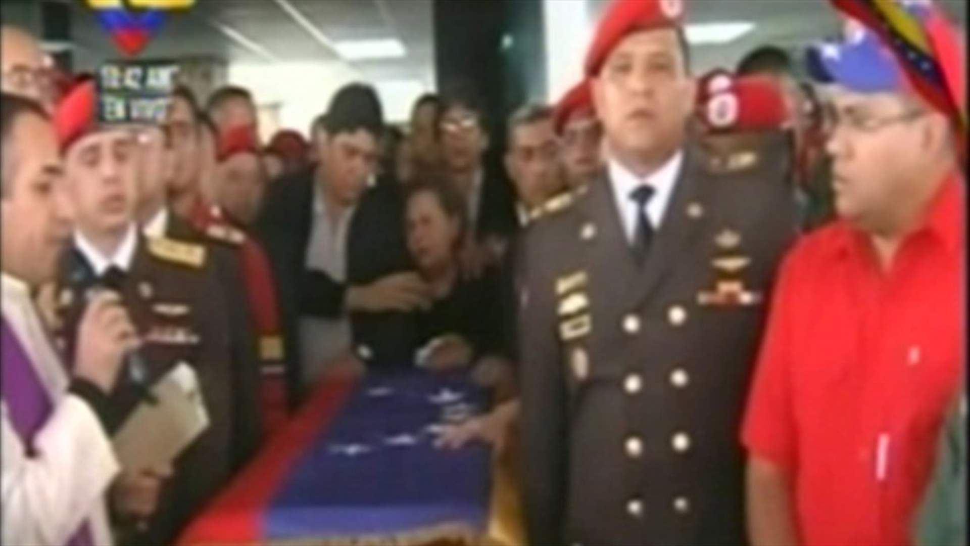 Chavez's coffin taken to streets, crowds mourn