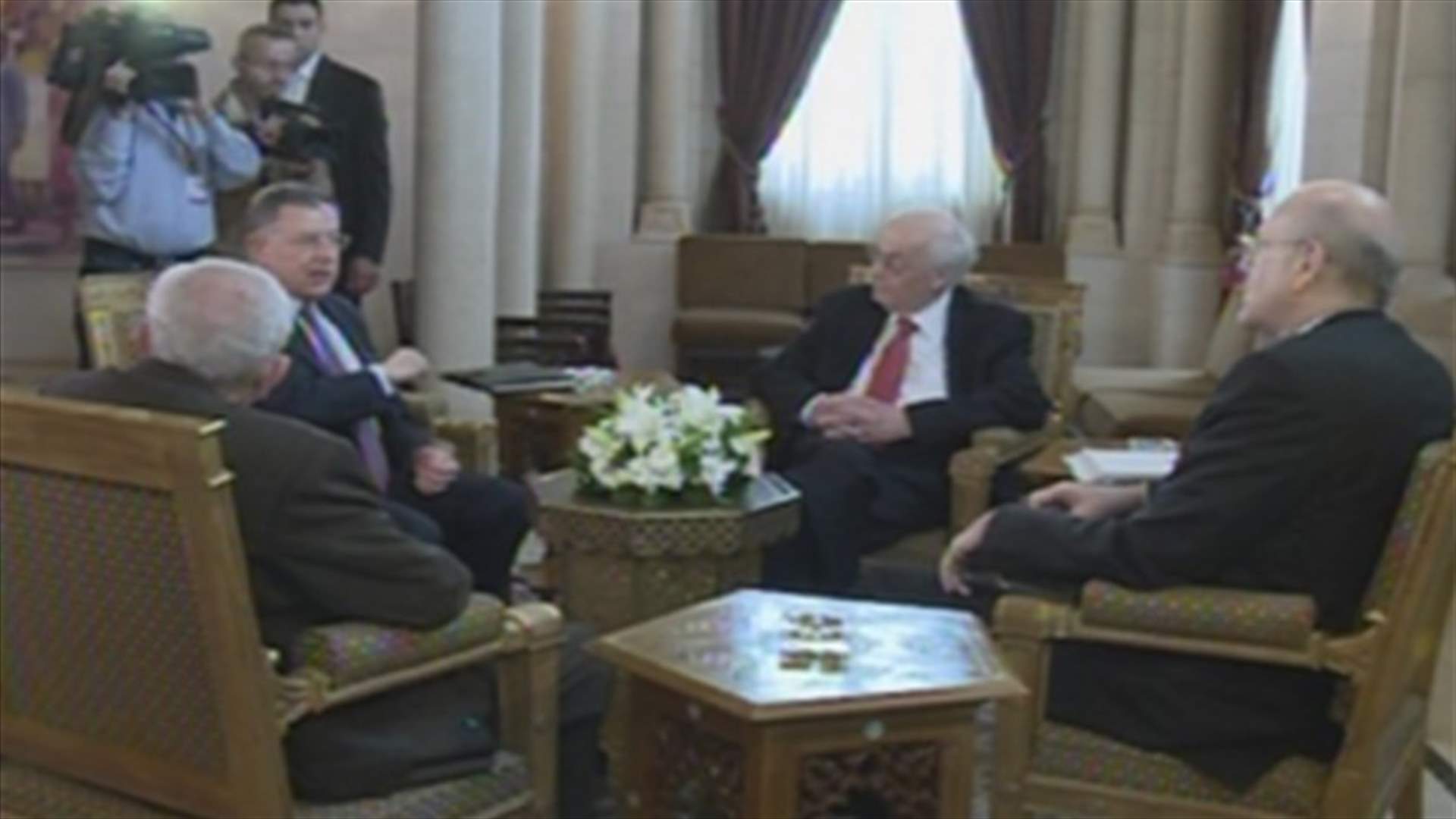 Prime Minister Mikati urges Mufti Qabbani to convene juristic council 