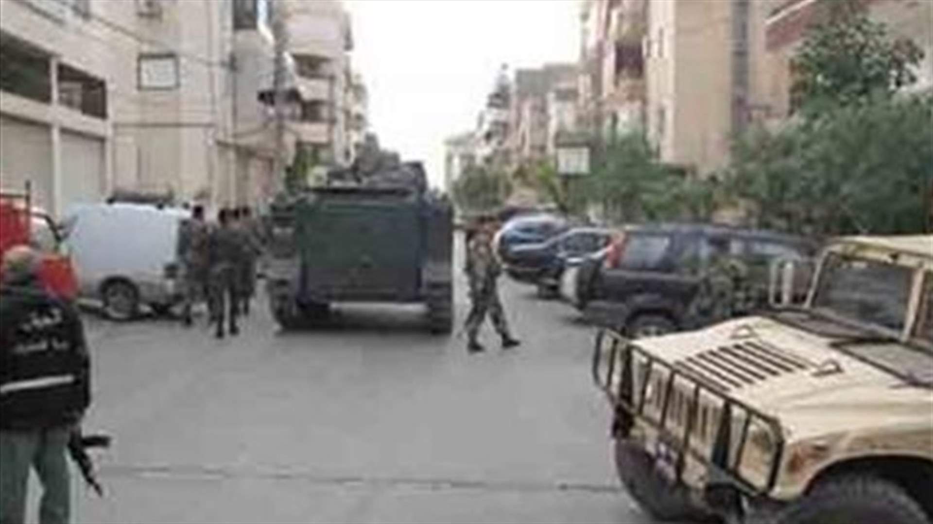 فلوا المدرسة والدير للبيع في عبرا