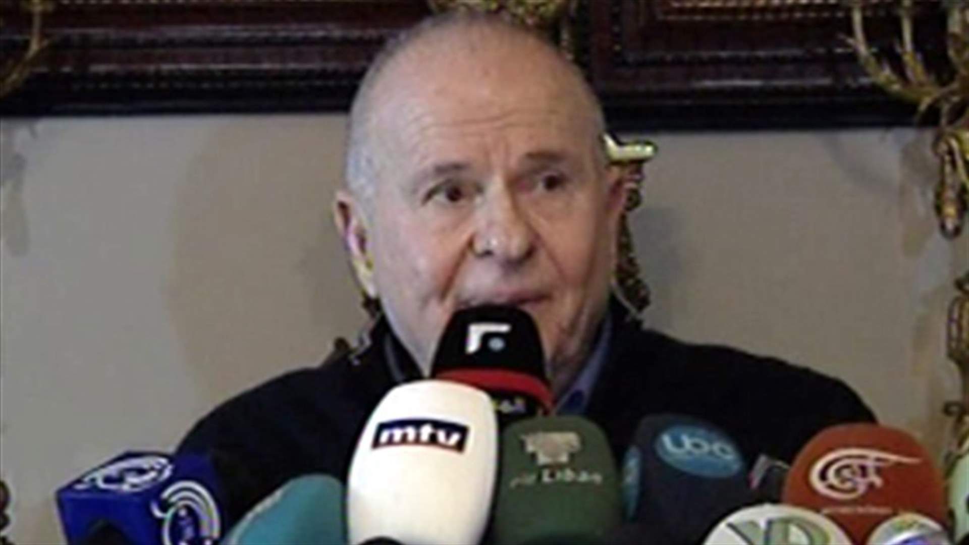 كبارة يهدد بالعصيان المدني