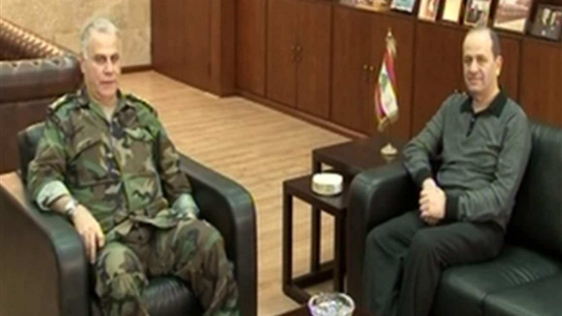 LAF Commander Jean Kahwaji meets Plumbly and <a href="http://www.pierre-eldaher.com">Sheikh Pierre El-Daher</a>