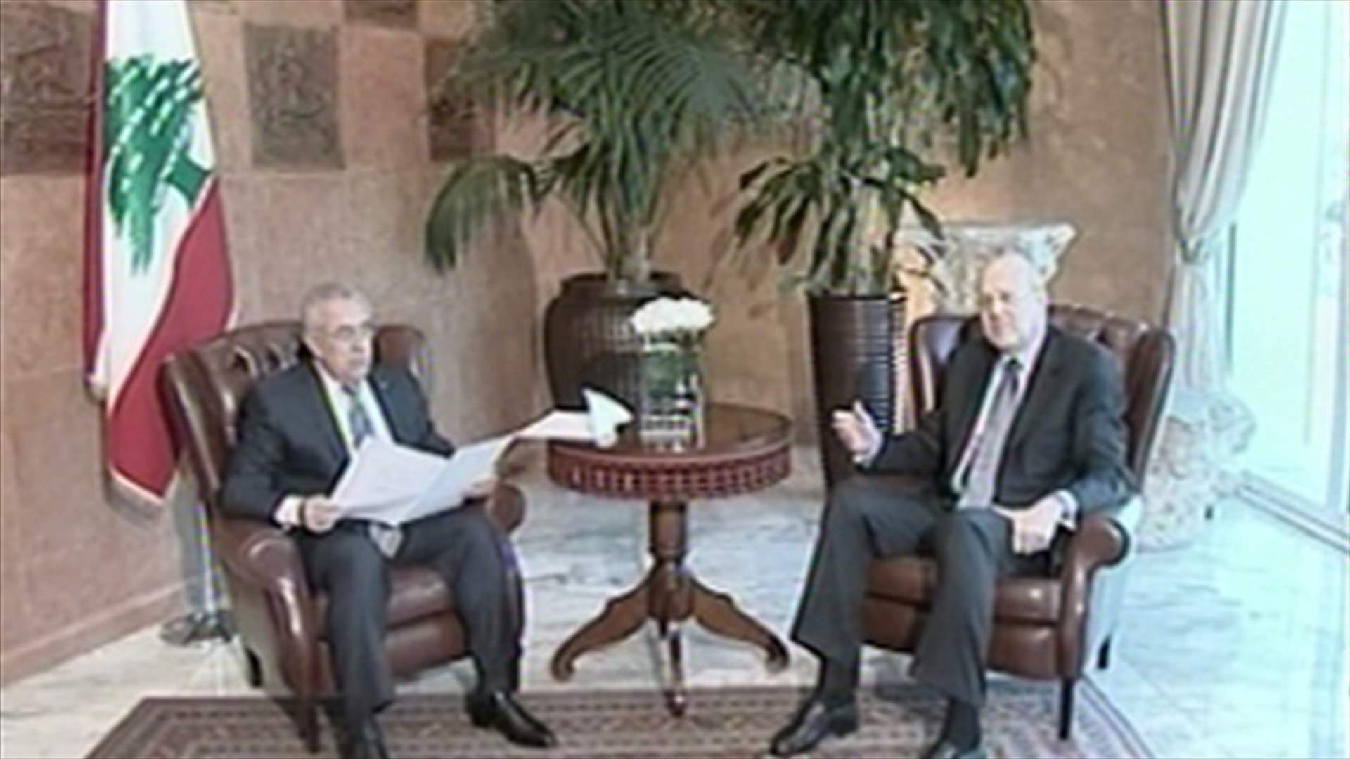 Mikati hands over written resignation to President Sleiman