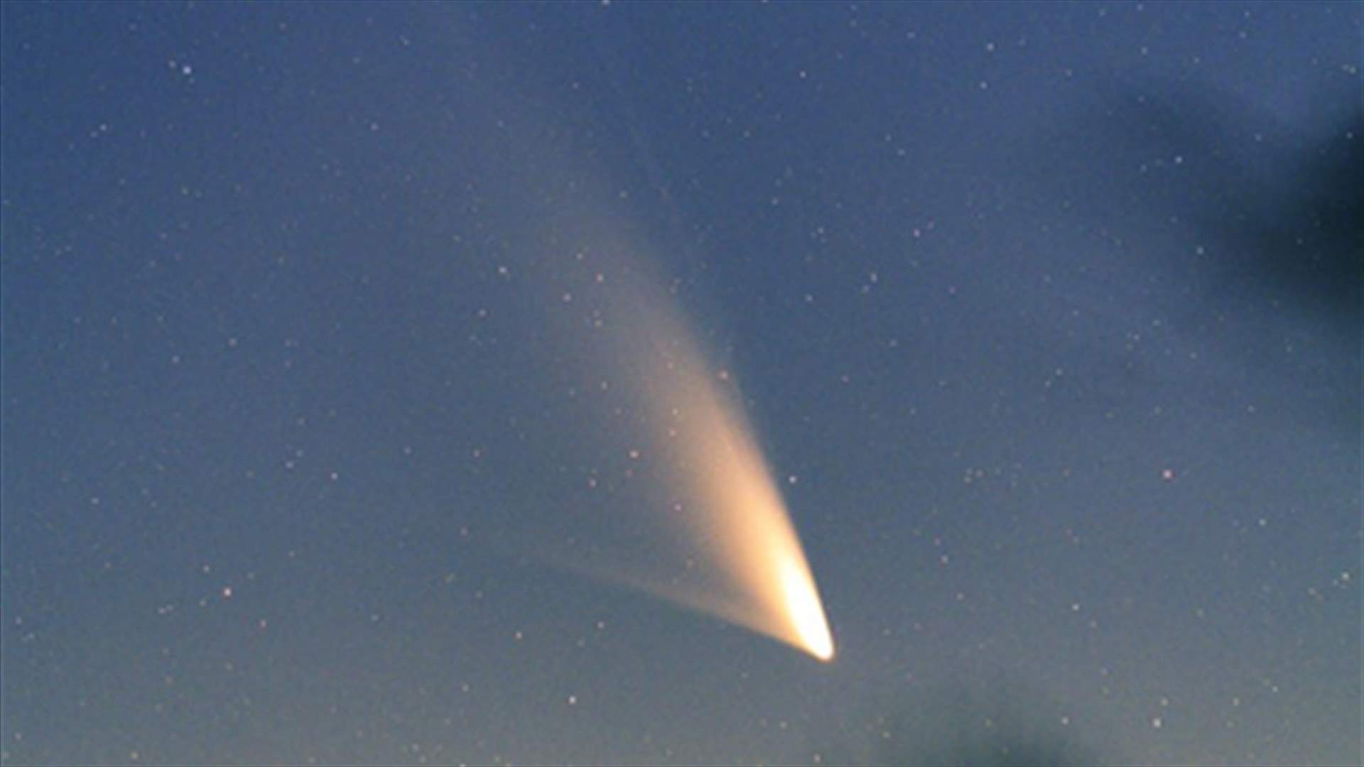 Meteor lights up night sky over eastern United States