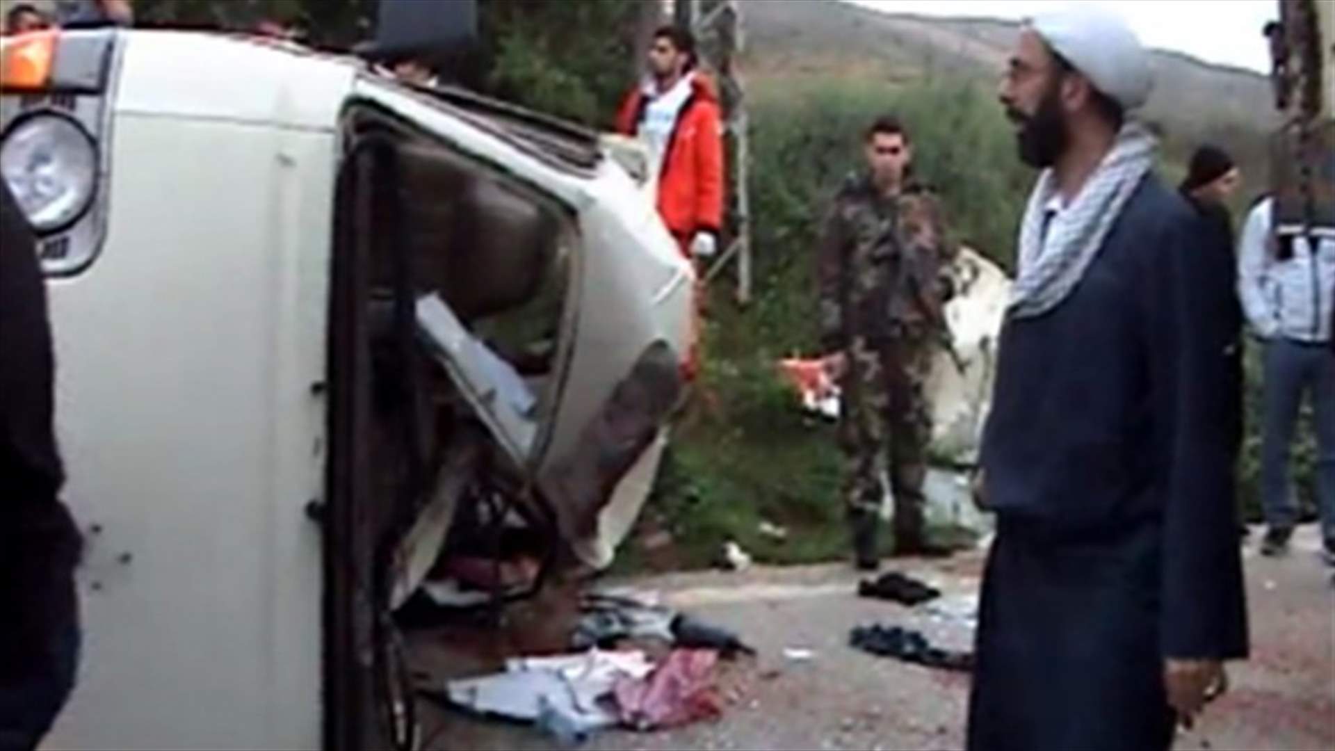 اصطدام شاحنة سورية بحافلة مدرسية في الحاصباني