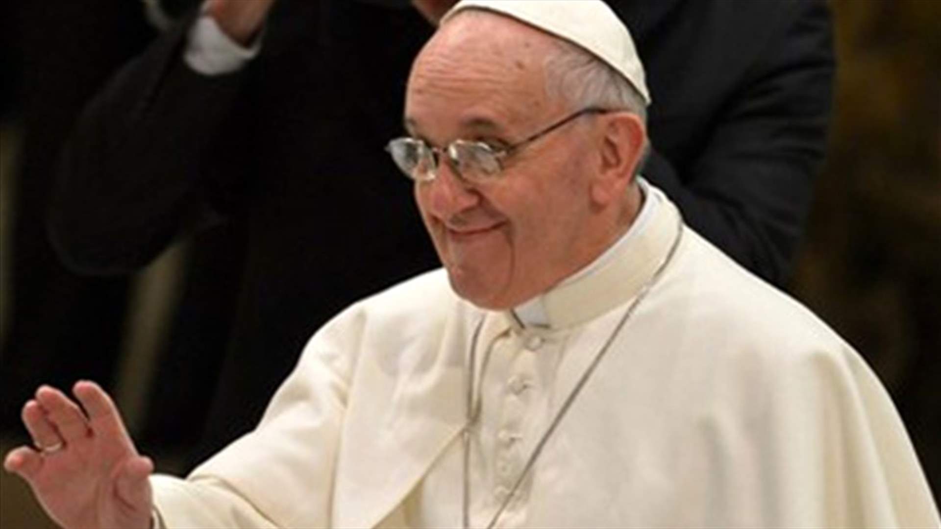 Thousands gather for new pope's first Palm Sunday mass