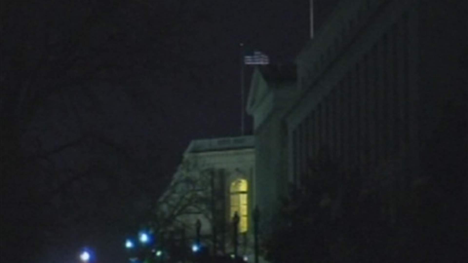 World marks Earth Hour 2013