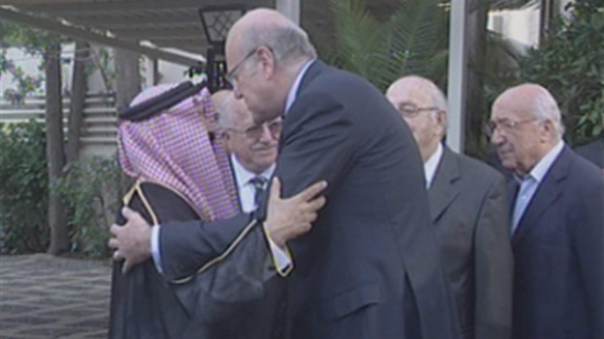 Mikati visits Saudi Embassy to convey his condolences 