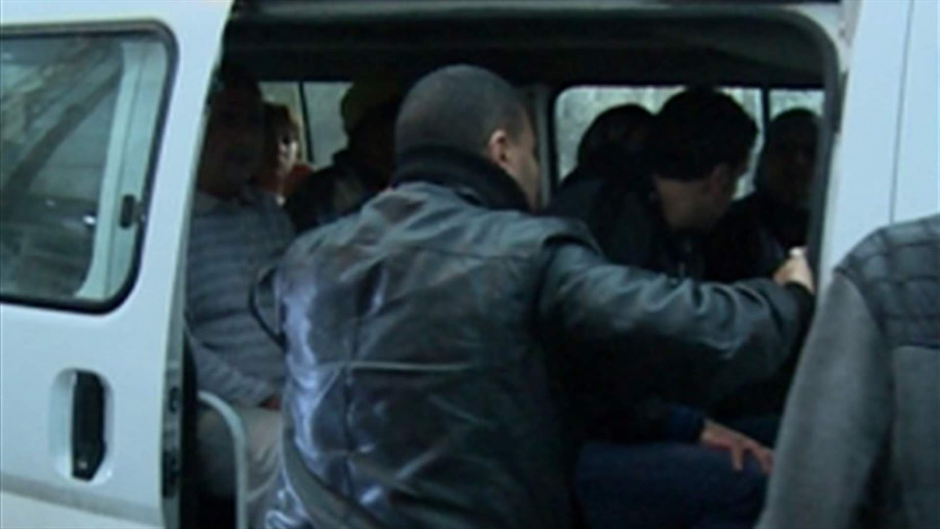 REPORT: Relatives of Lebanese hostages prevent Syrians from working 