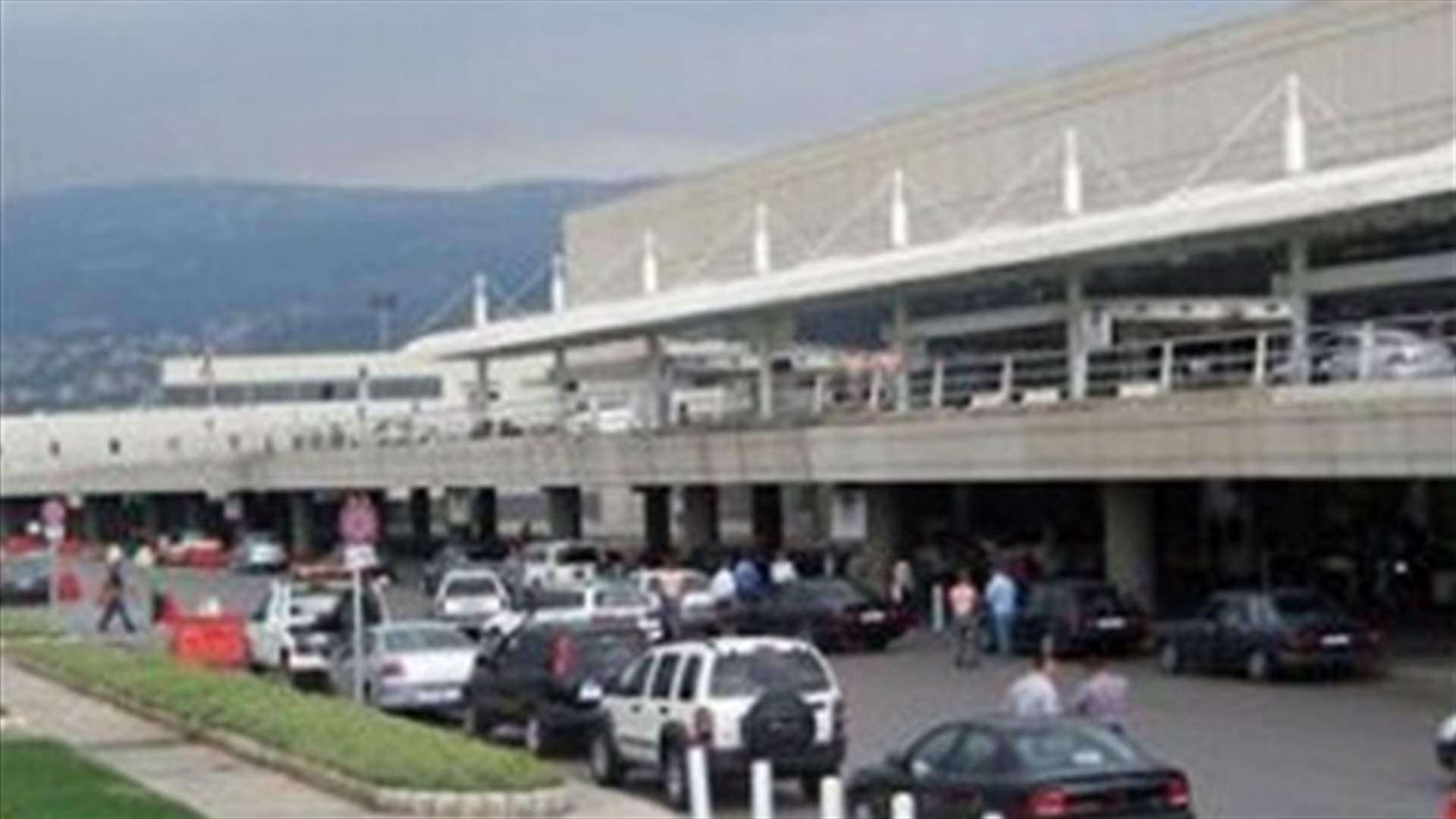 احباط محاولة ادخال بزات عسكرية في المطار