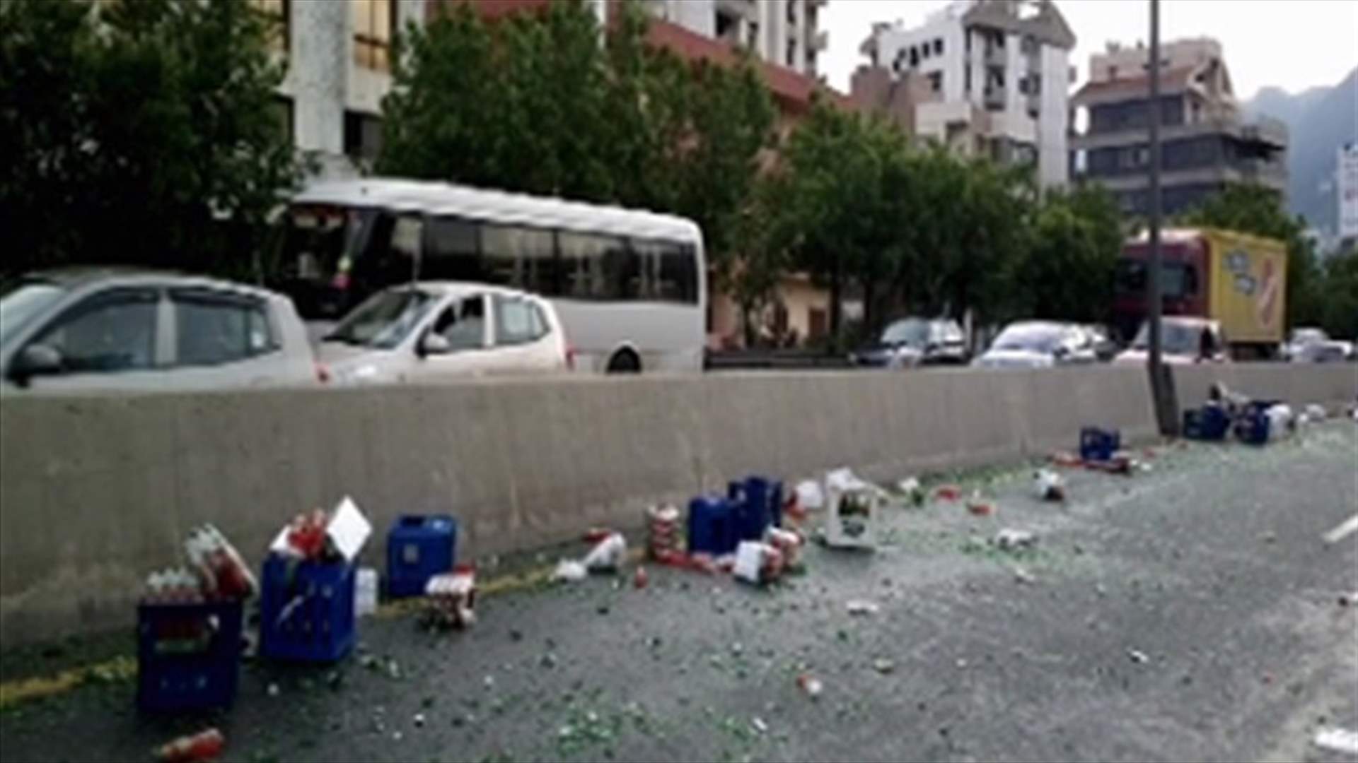 مشروبات غازية على طول اوتوستراد صربا-جونية