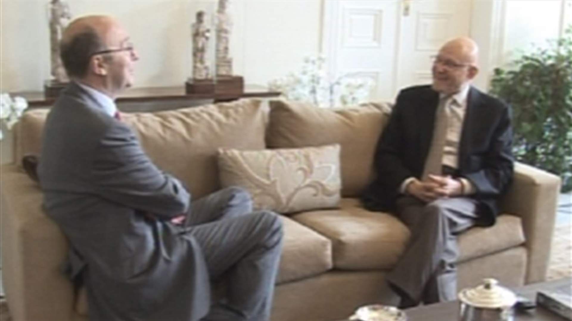 Plumbly meets Salam, calls for the formation of the new government