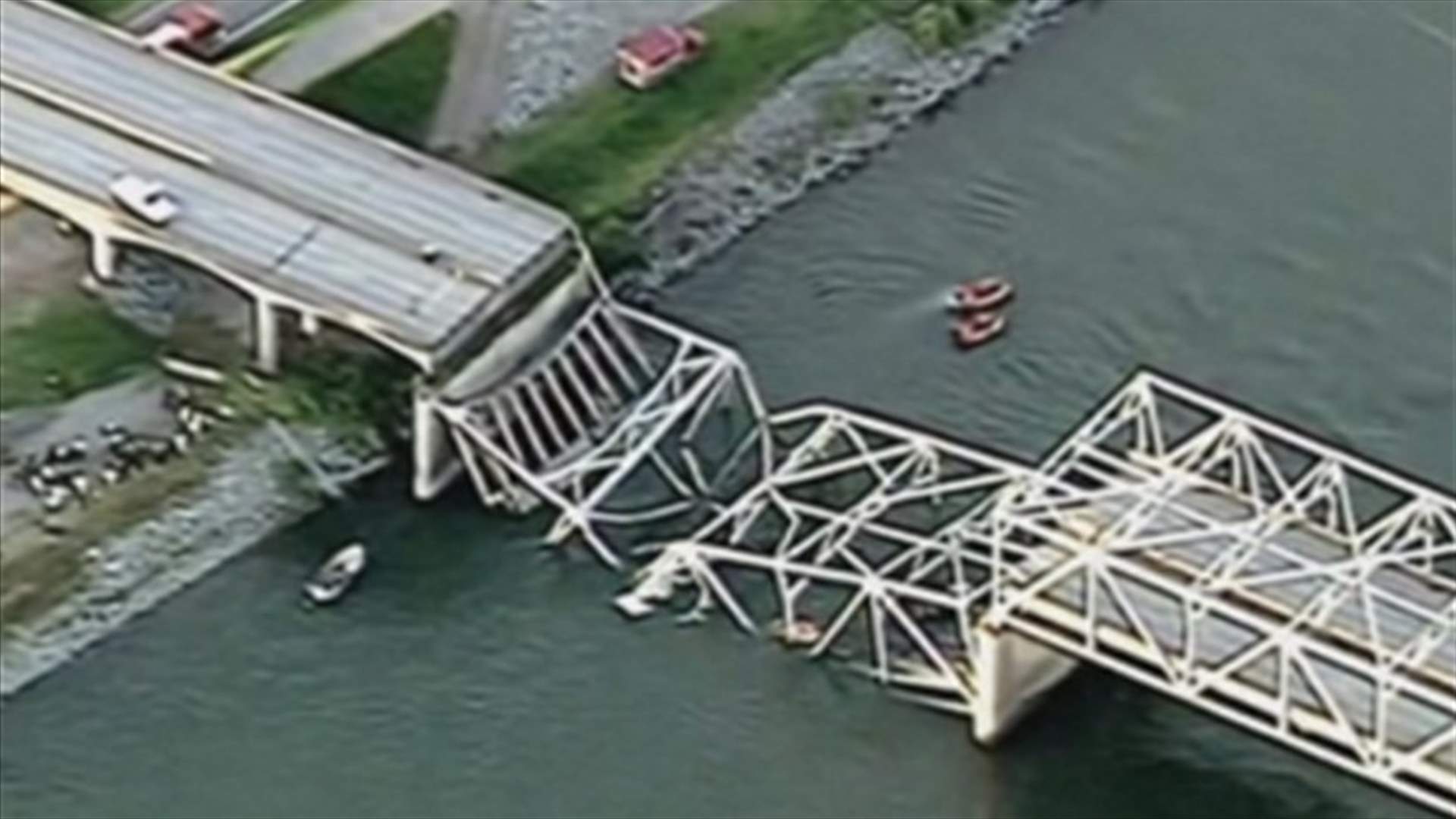 3 injured in US highway bridge collapse
