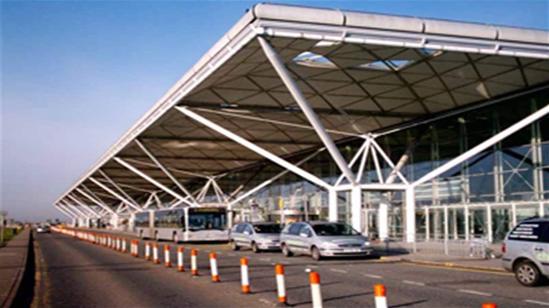 British police arrest two men on diverted Pakistan flight
