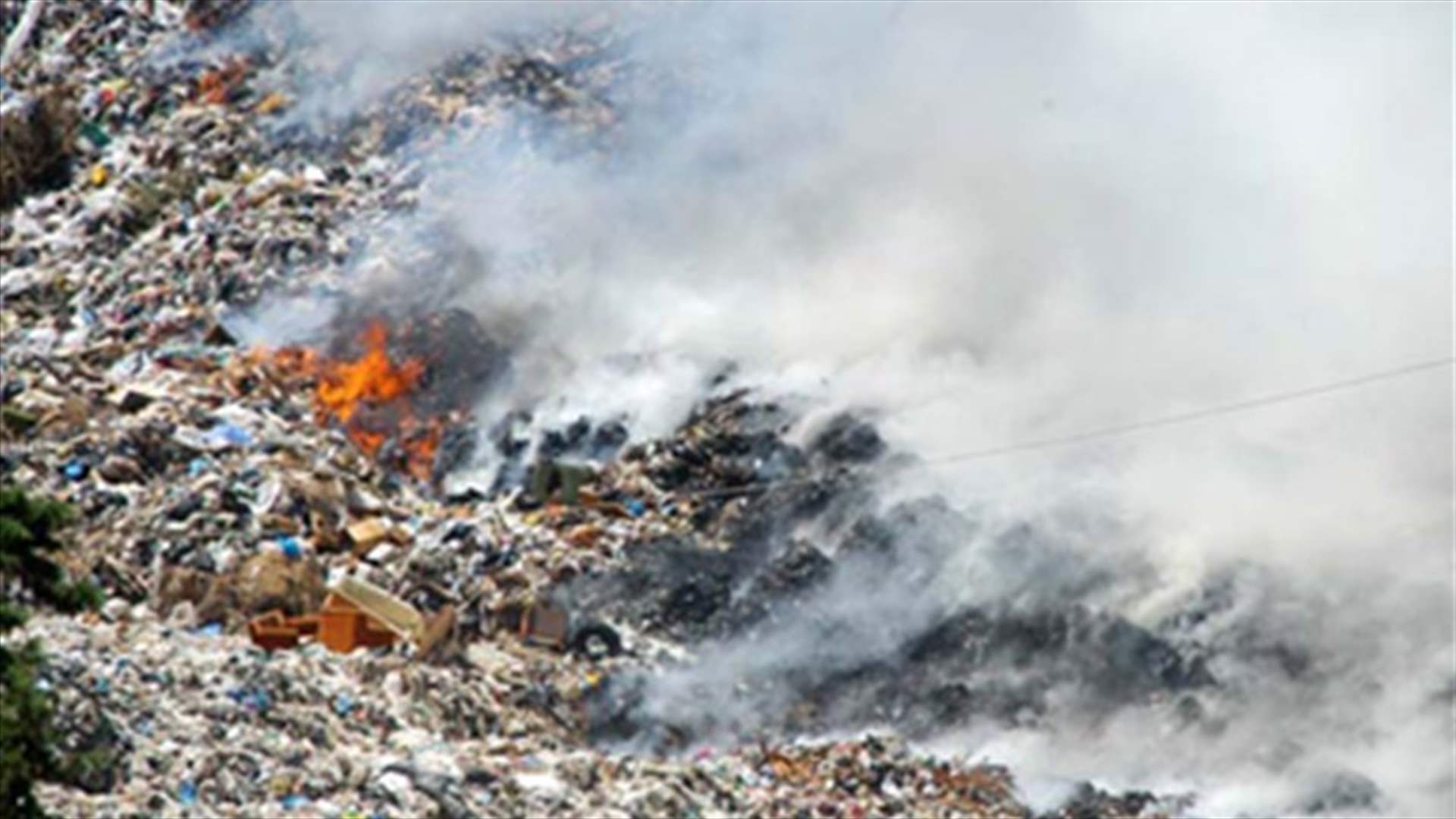 Huge fire breaks out in Sidon’s landfill      